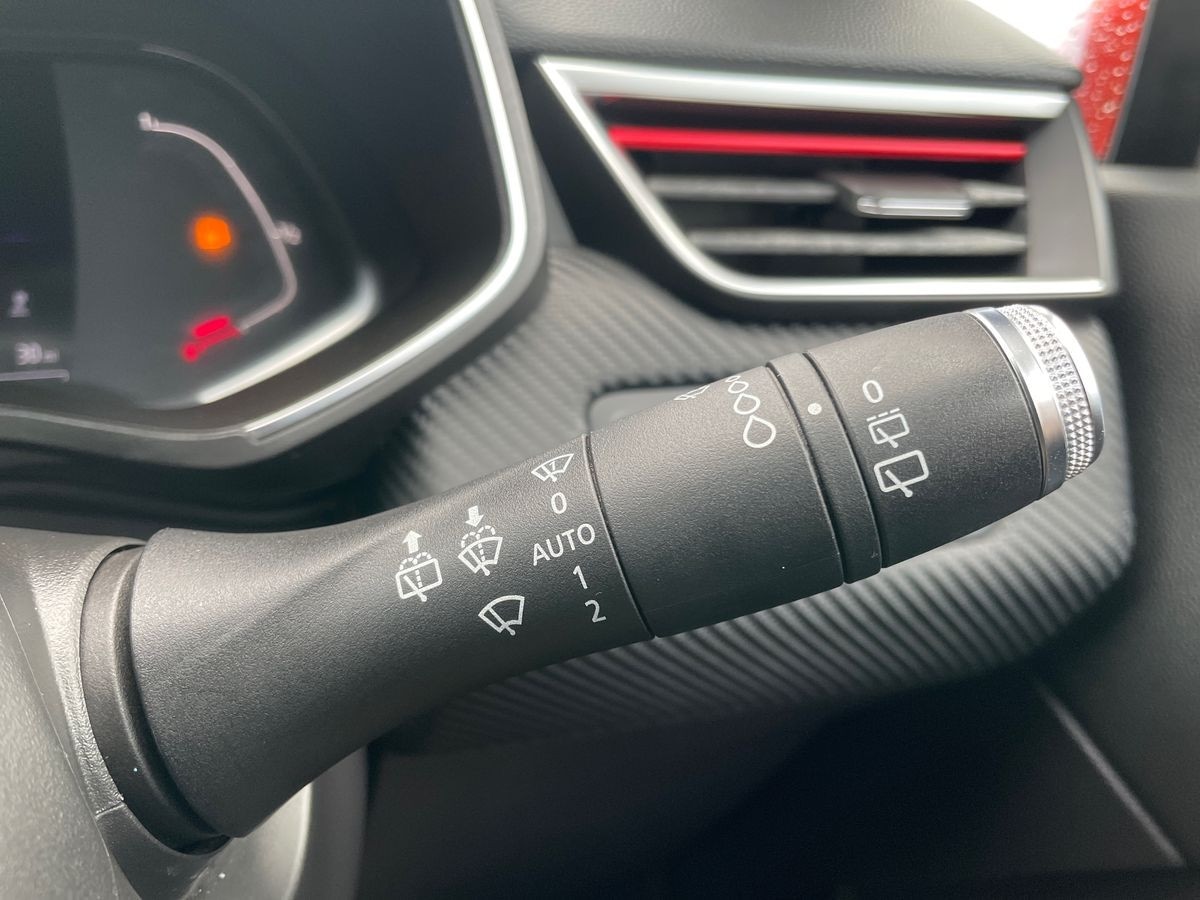 Used Renault Clio 2020 for sale - 76643800: Photo 30