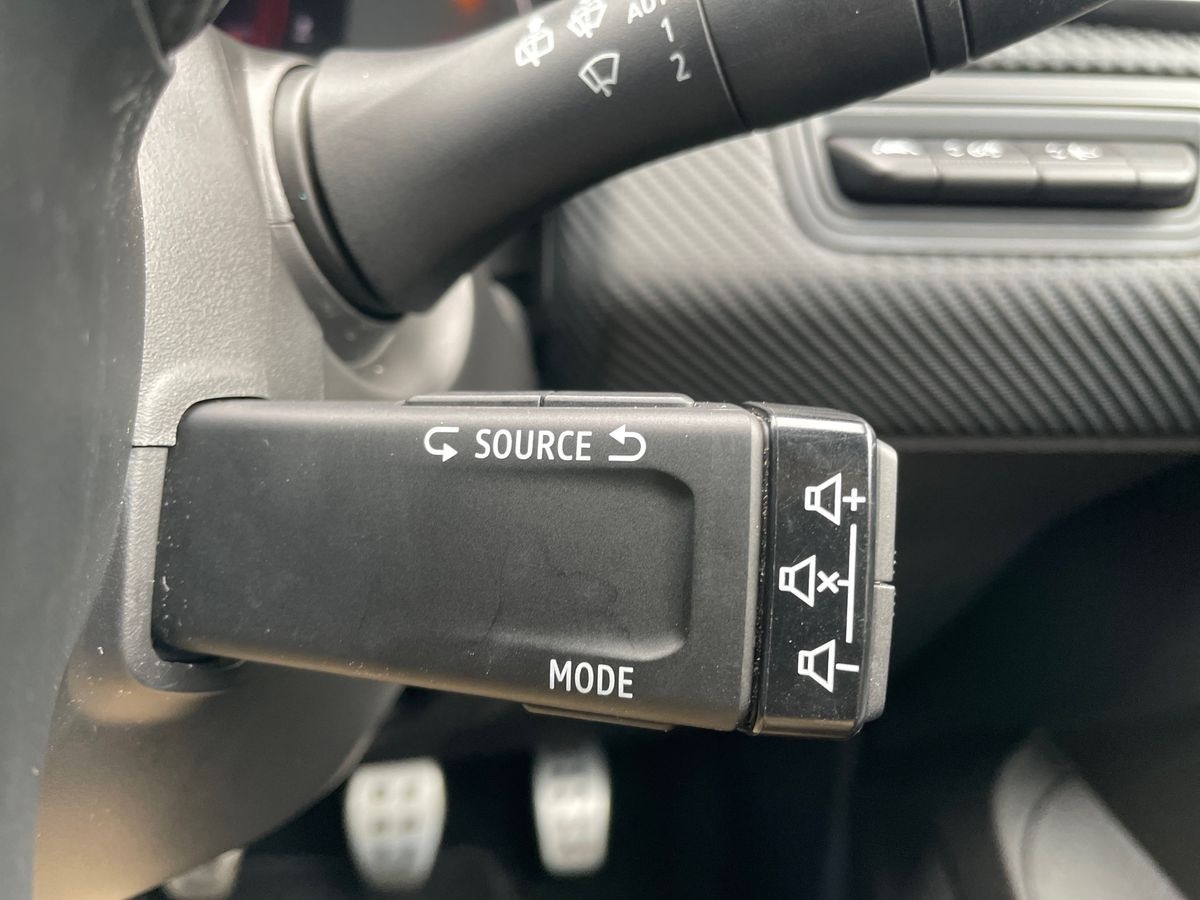 Used Renault Clio 2020 for sale - 76643800: Photo 32