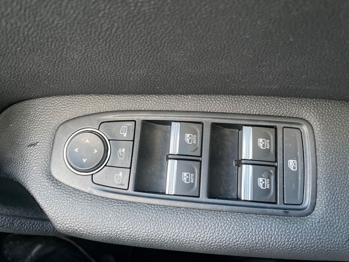 Used Renault Captur 2023 for sale - 76571416: Photo 13