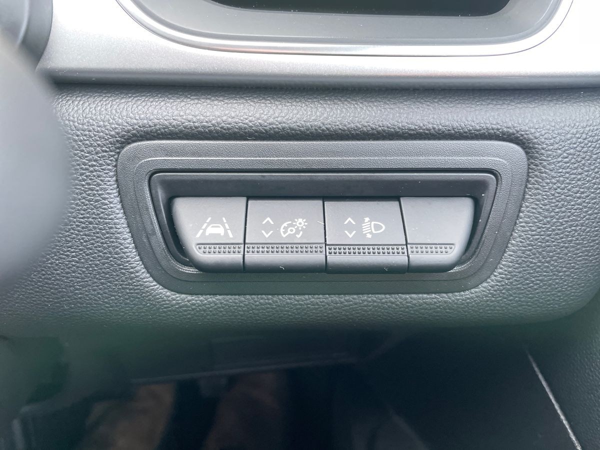 Used Renault Captur 2022 for sale - 76837511: Photo 38