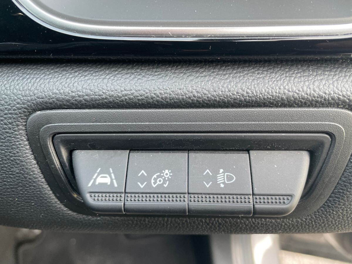 Used Renault Captur 2023 for sale - 77342953: Photo 40