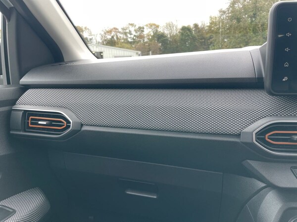 Used Dacia Sandero Stepway 2023 for sale - 76082920: Photo 38