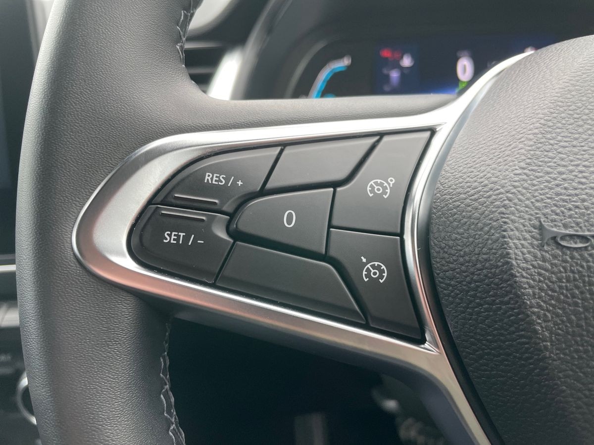 Used Renault Captur 2023 for sale - 76963759: Photo 19