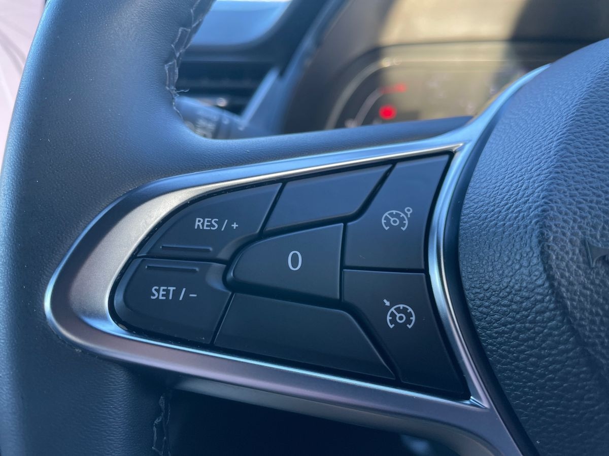 Used Renault Captur 2023 for sale - 76885230: Photo 19