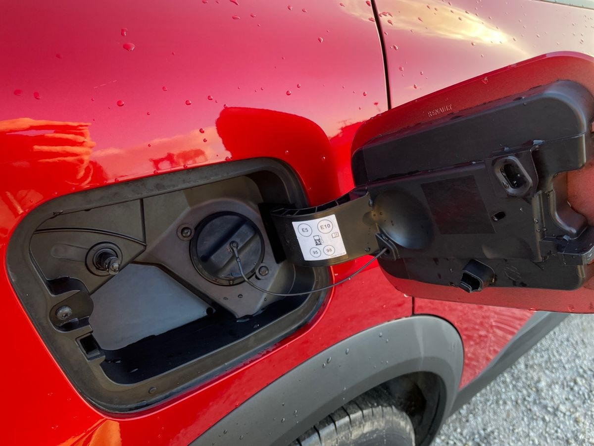 Used Renault Captur 2023 for sale - 76885230: Photo 24