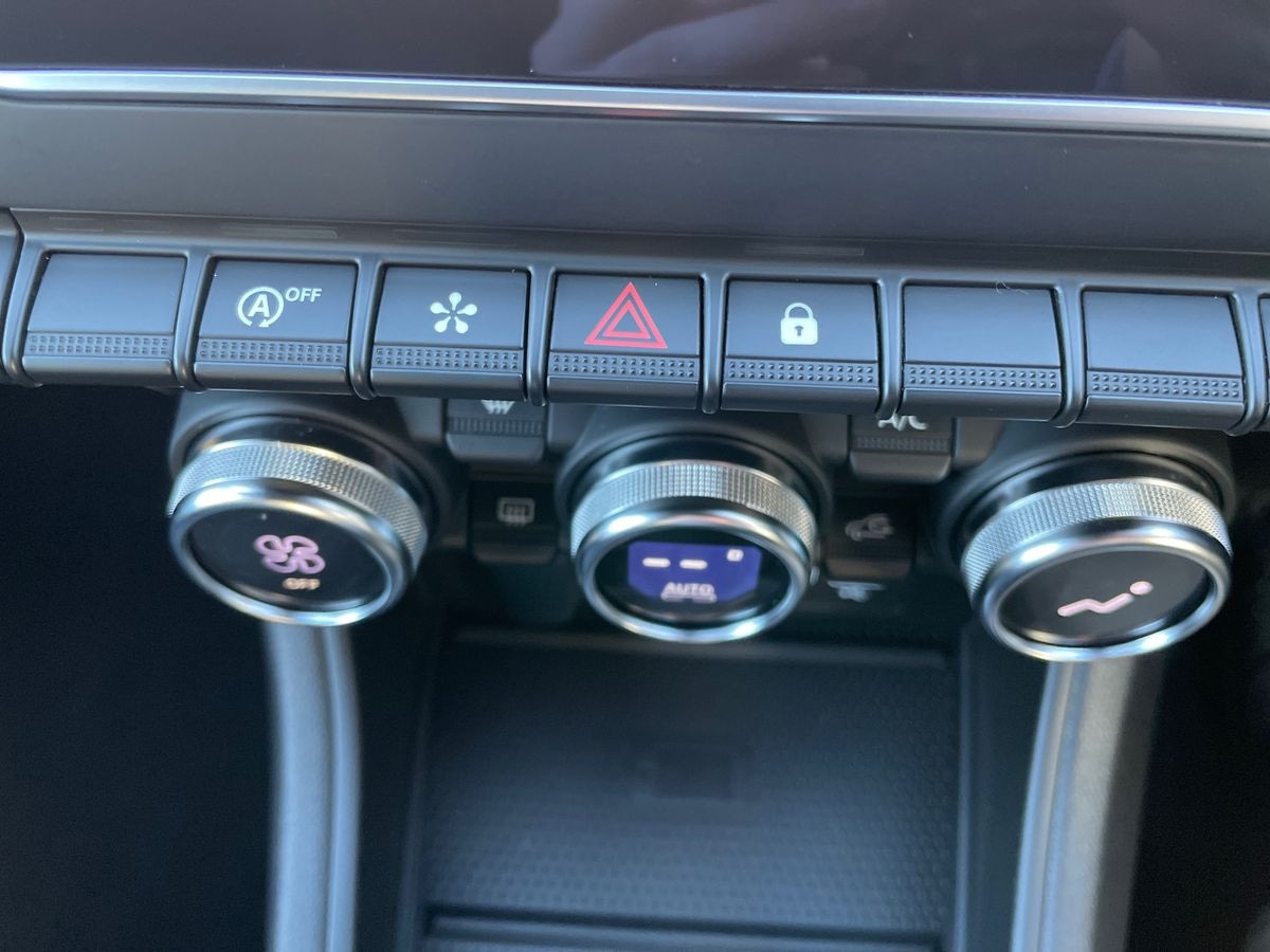 Used Renault Captur 2023 for sale - 76885230: Photo 36