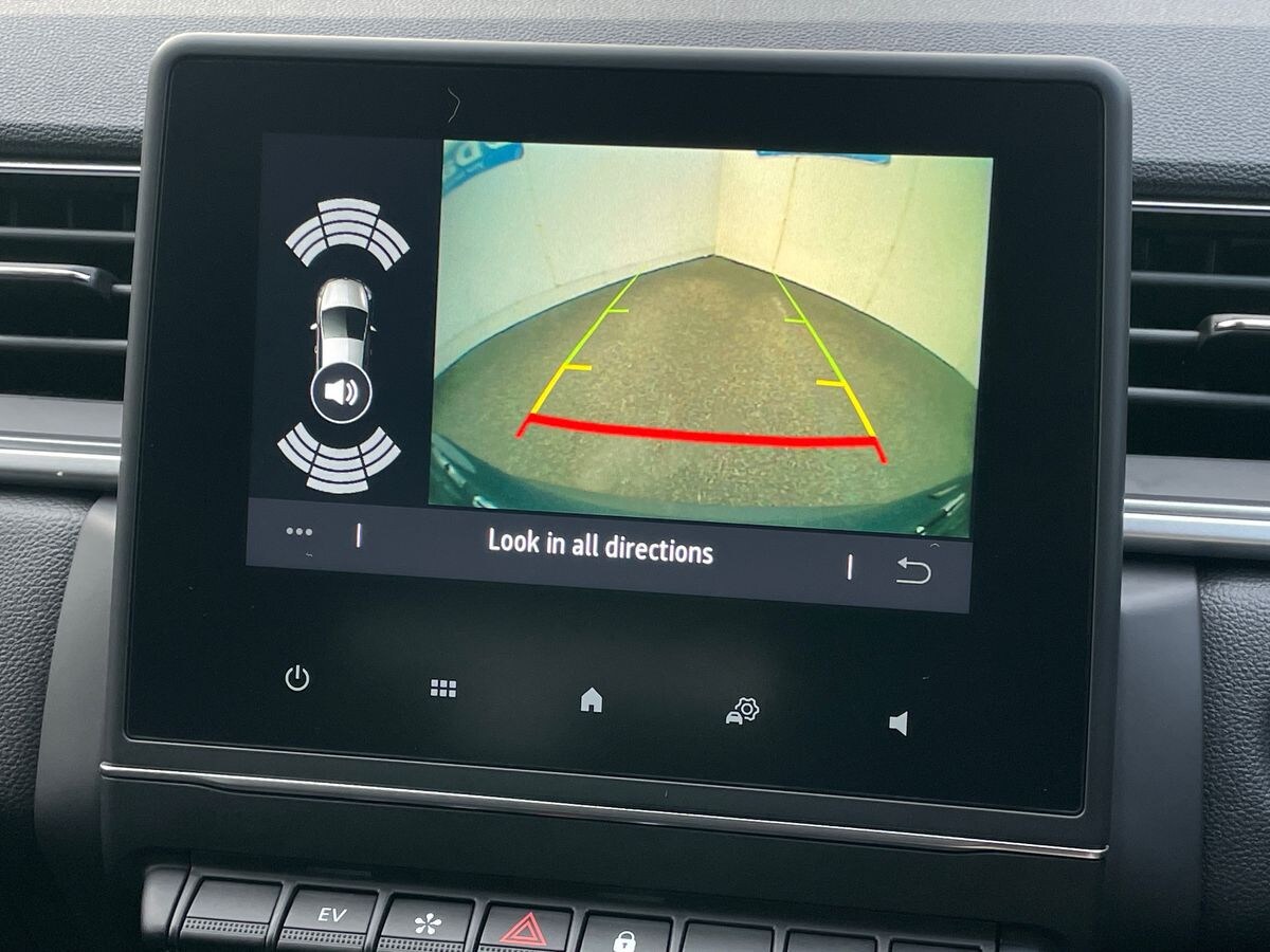 Used Renault Captur 2023 for sale - 76822107: Photo 17