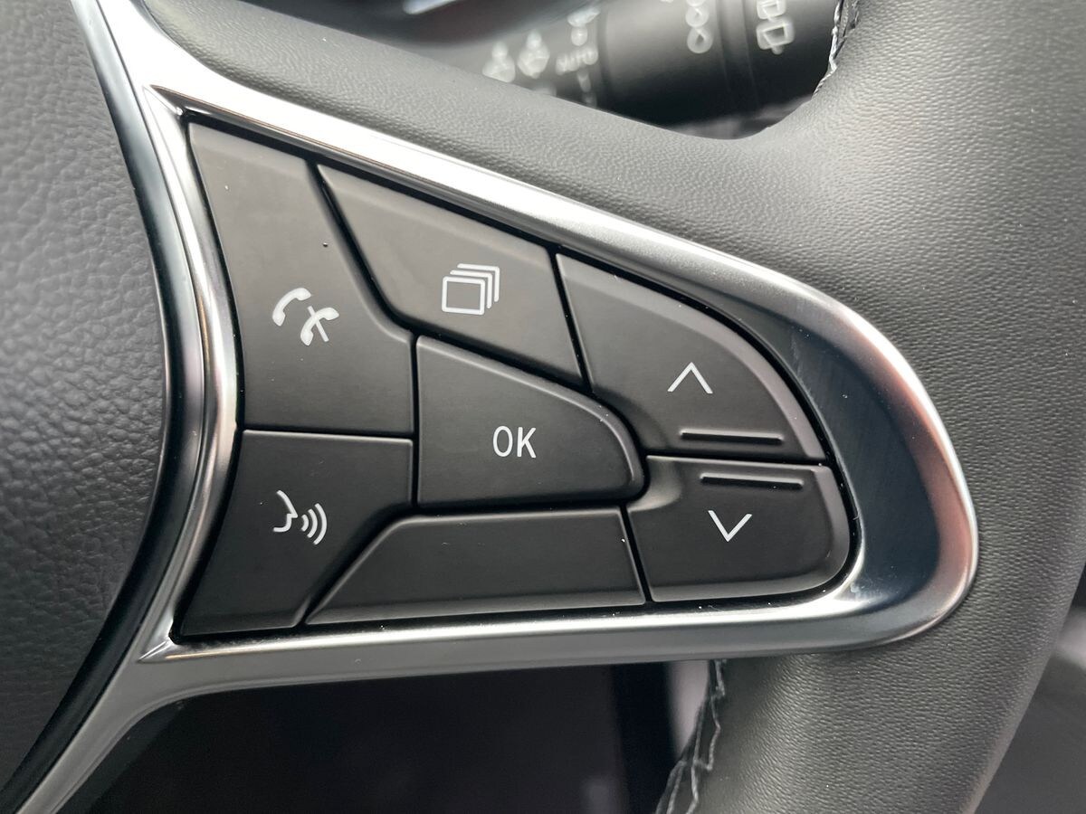 Used Renault Captur 2023 for sale - 76822107: Photo 25