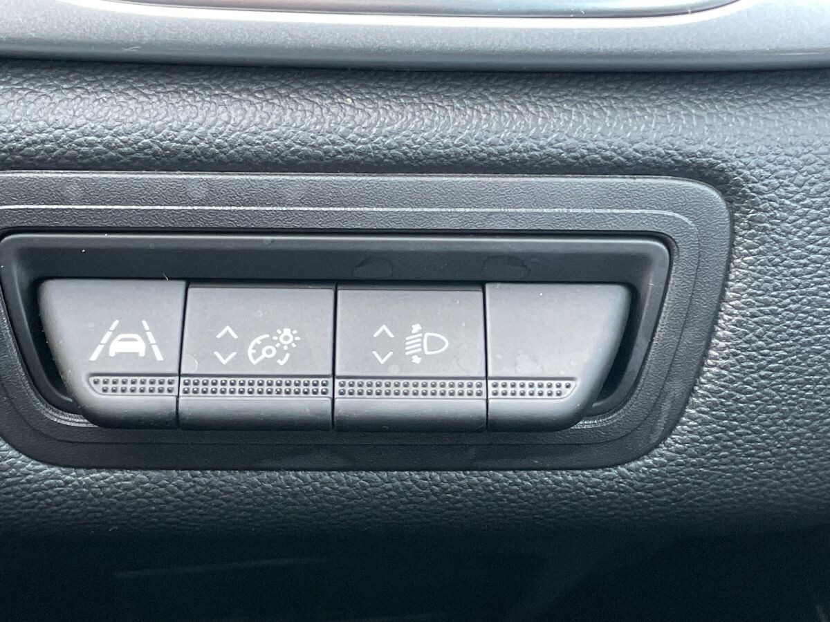 Used Renault Captur 2023 for sale - 76822107: Photo 32