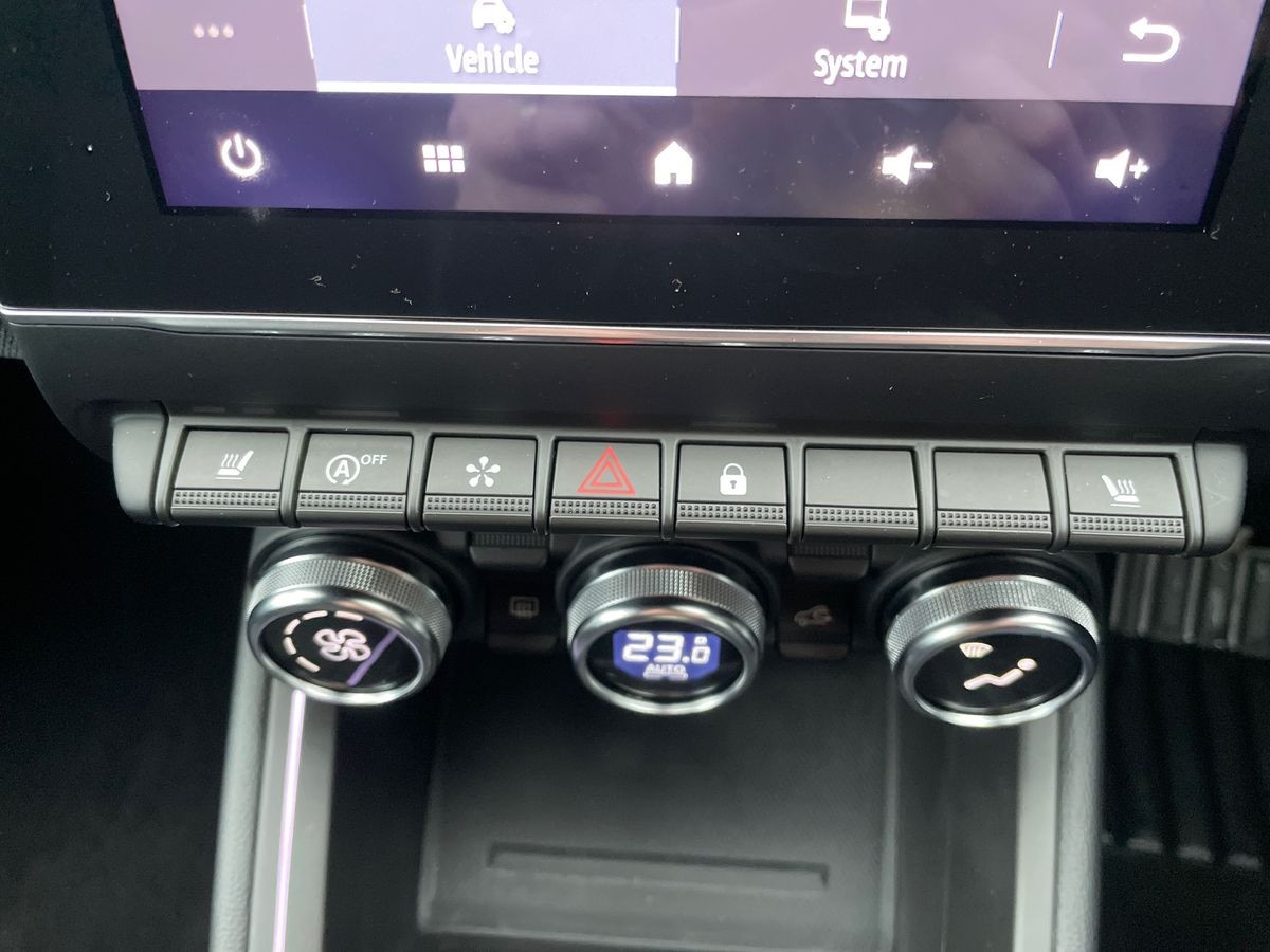 Used Renault Clio 2025 for sale - 76911496: Photo 32