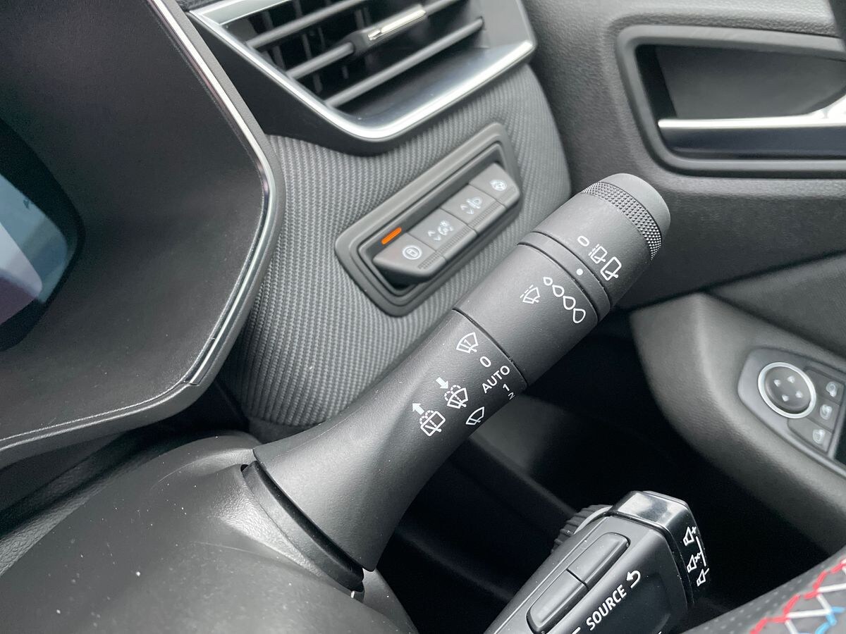 Used Renault Clio 2025 for sale - 76911496: Photo 38