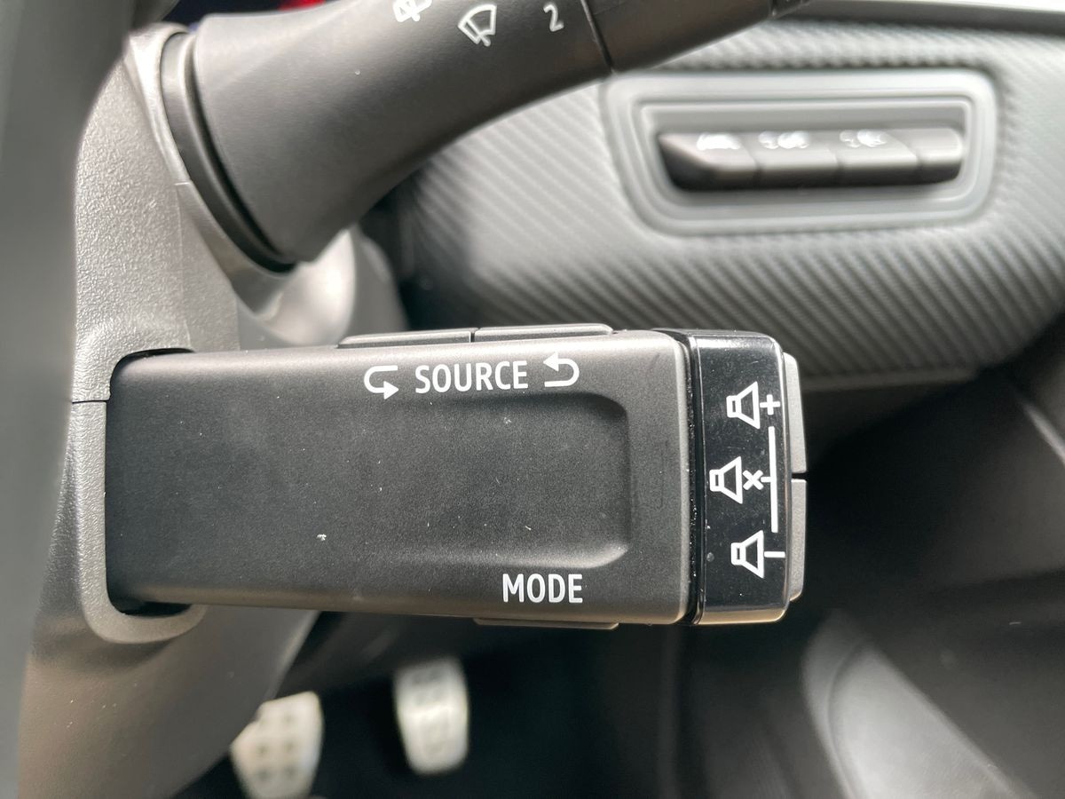 Used Renault Clio 2023 for sale - 76897310: Photo 25