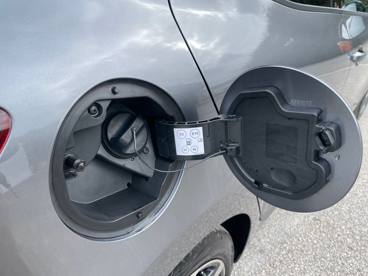 Used Renault Clio 2023 for sale - 76897310: Photo 37