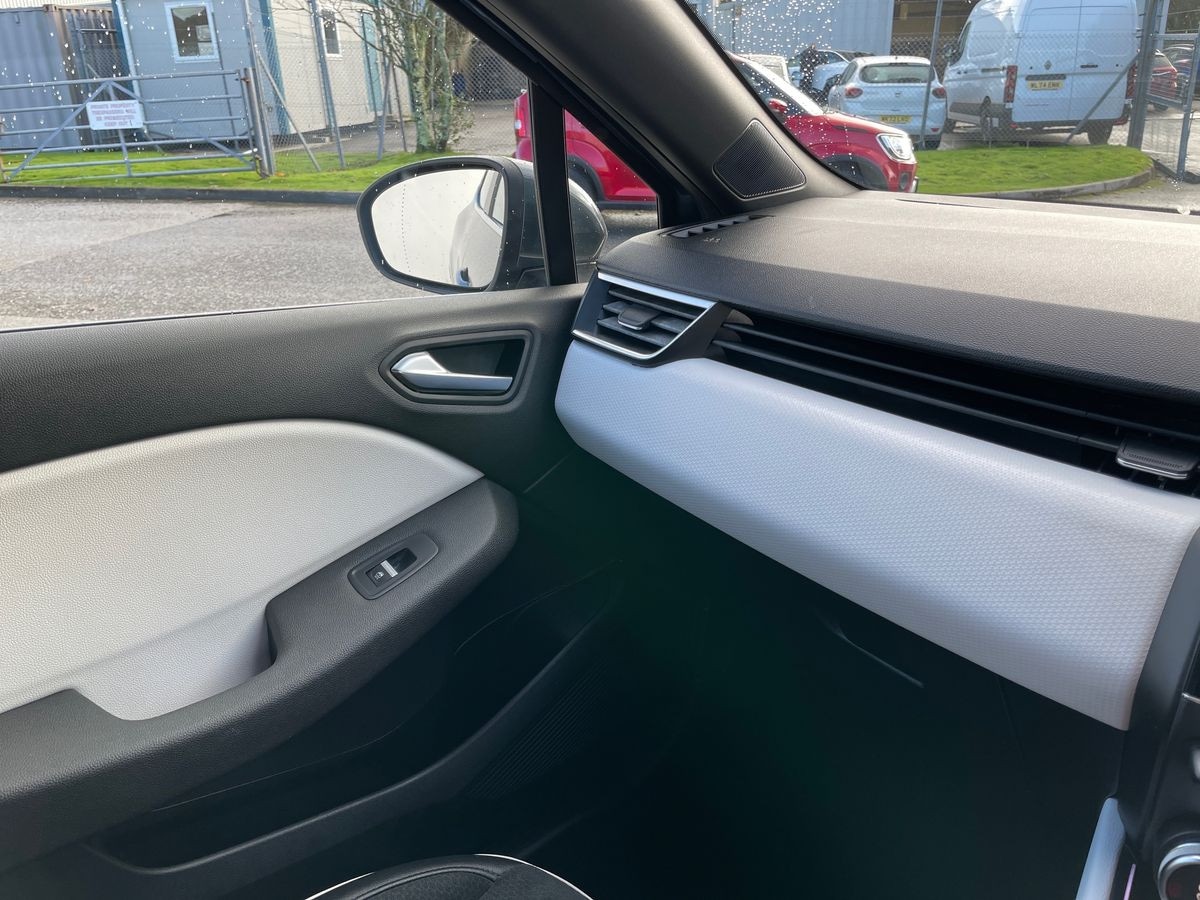 Used Renault Clio 2021 for sale - 76630458: Photo 22