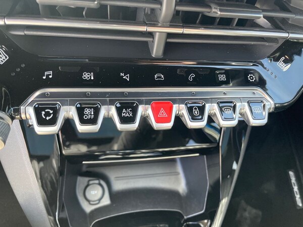Used Peugeot 2008 2021 for sale - 76165389: Photo 12