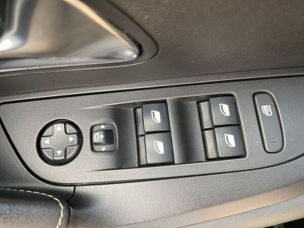 Used Peugeot 2008 2021 for sale - 76165389: Photo 13
