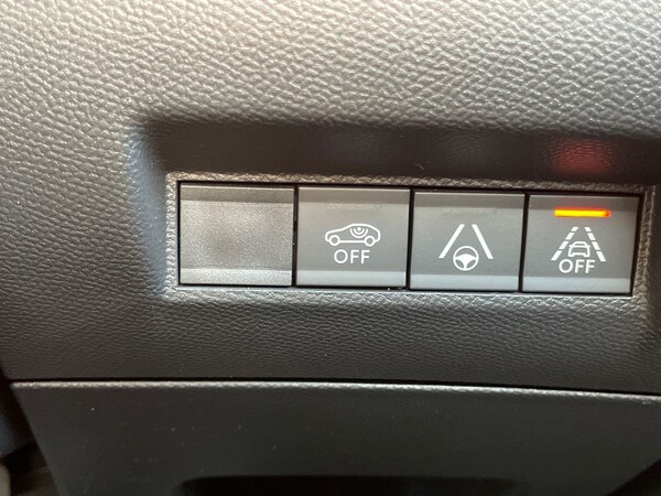 Used Peugeot 2008 2021 for sale - 76165389: Photo 37