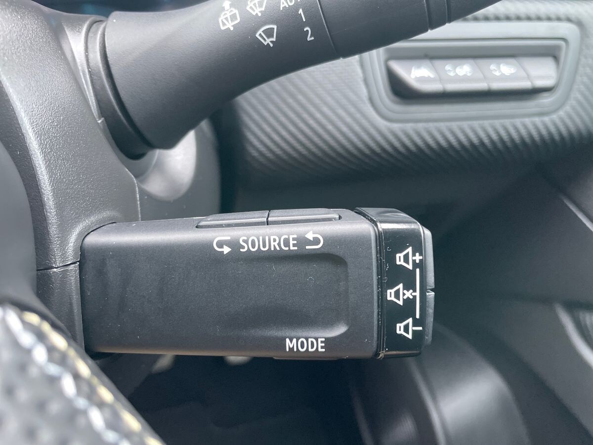 Used Renault Captur 2024 for sale - 76113943: Photo 31