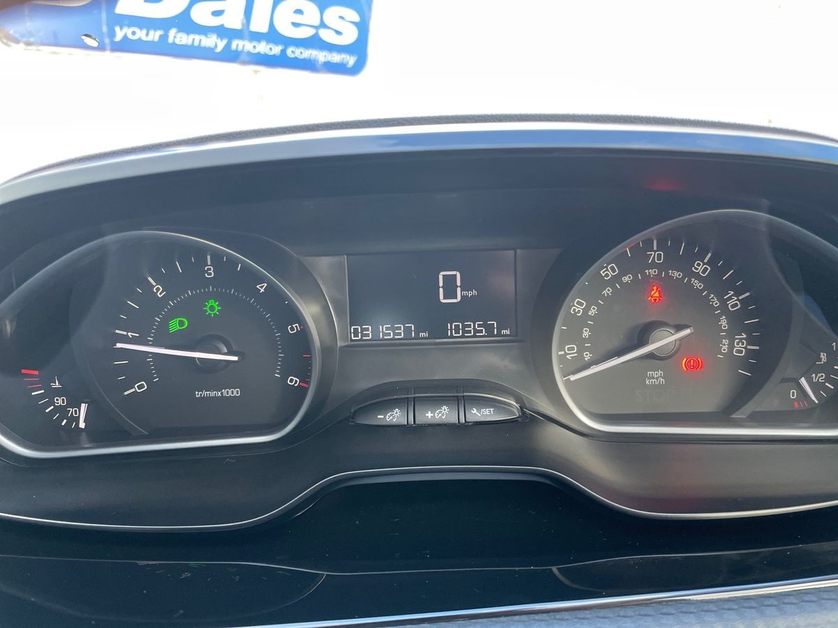 Used Peugeot 2008 2017 for sale - 76770281: Photo 17