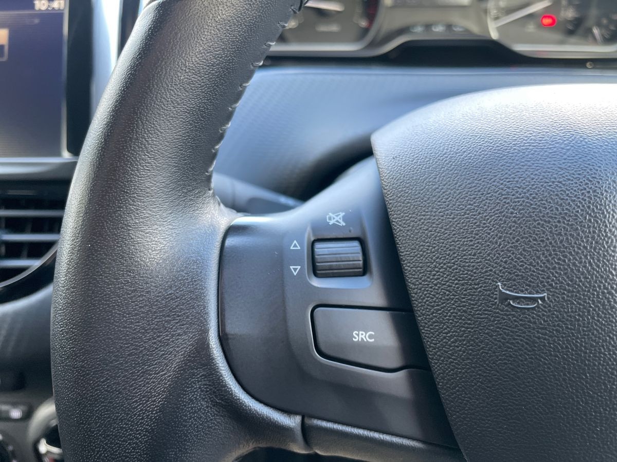 Used Peugeot 2008 2017 for sale - 76770281: Photo 18