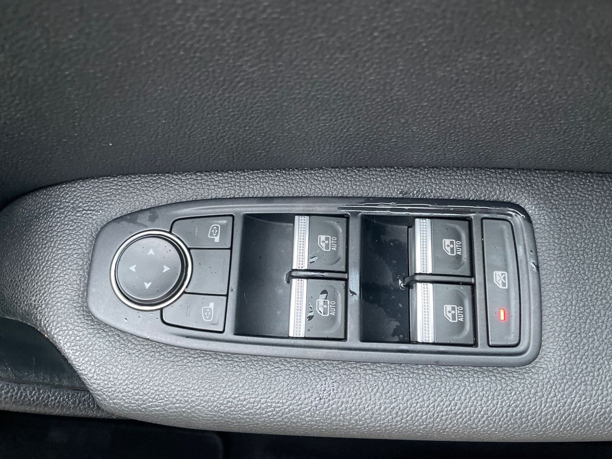 Used Renault Captur for sale - 76673176: Photo 14