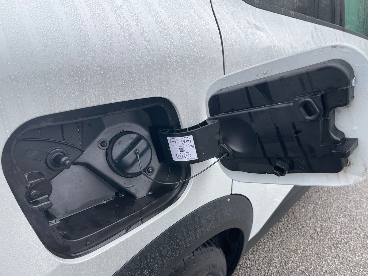 Used Renault Captur for sale - 76673176: Photo 26