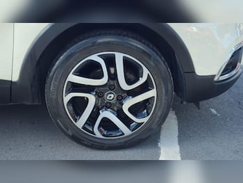 Used Renault Captur 2017 for sale - 79848079: Photo