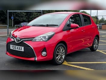 Used Toyota Yaris 2015 for sale - 79847840: Photo