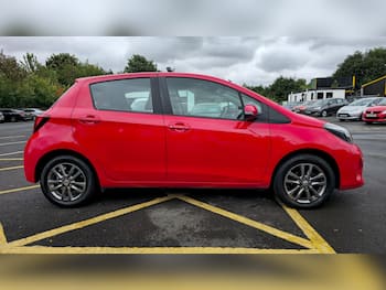 Used Toyota Yaris 2015 for sale - 79847840: Photo