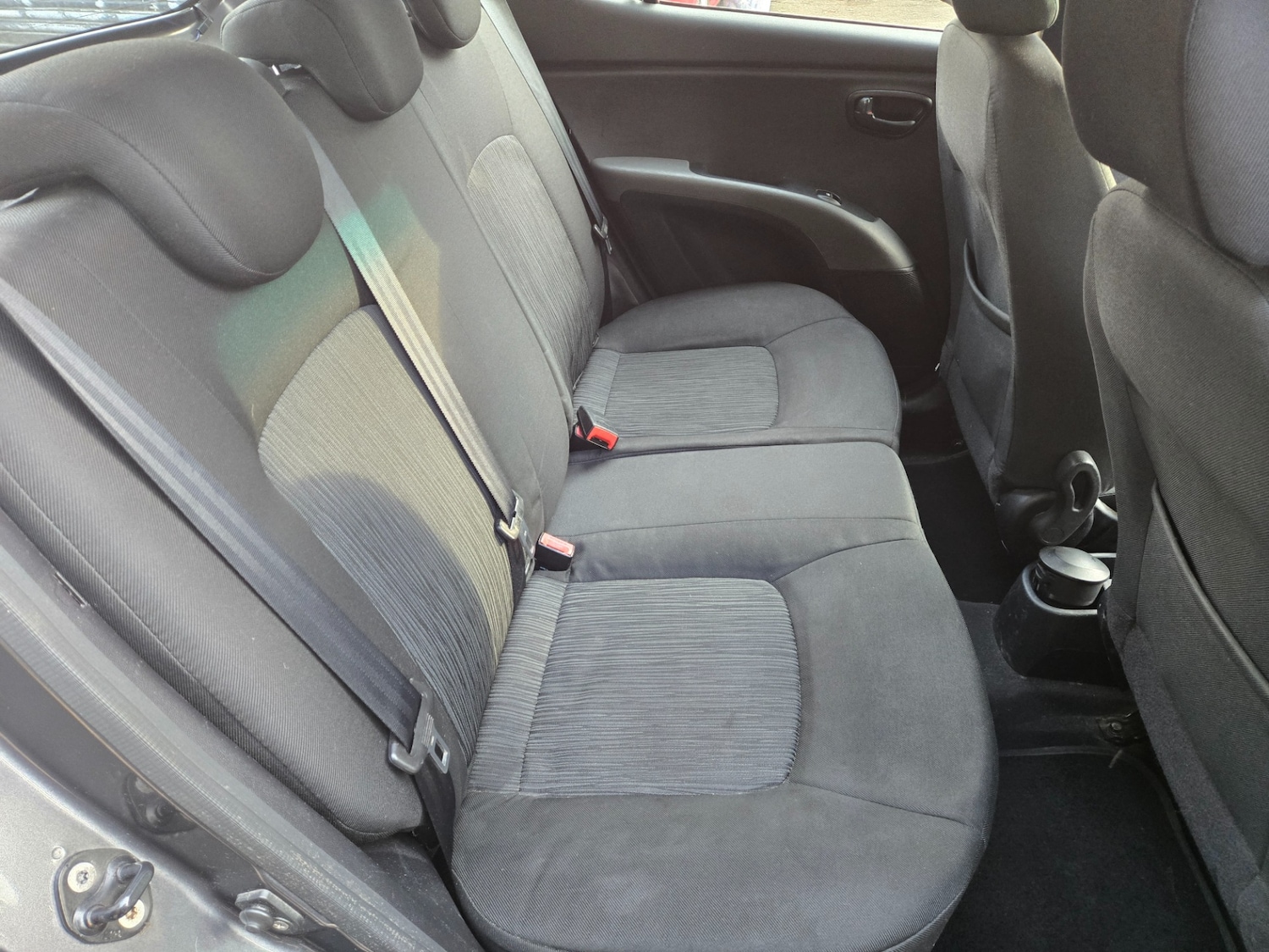 Used Hyundai i10 2011 for sale - 76451983: Photo 14