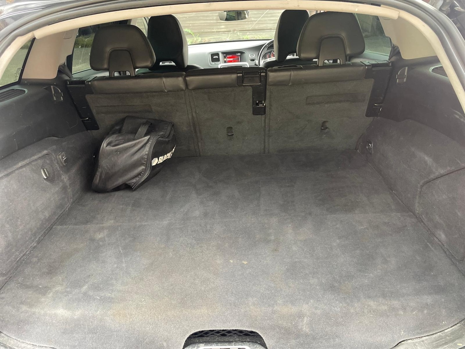 Used Volvo V60 2017 for sale - 76452418: Photo 10