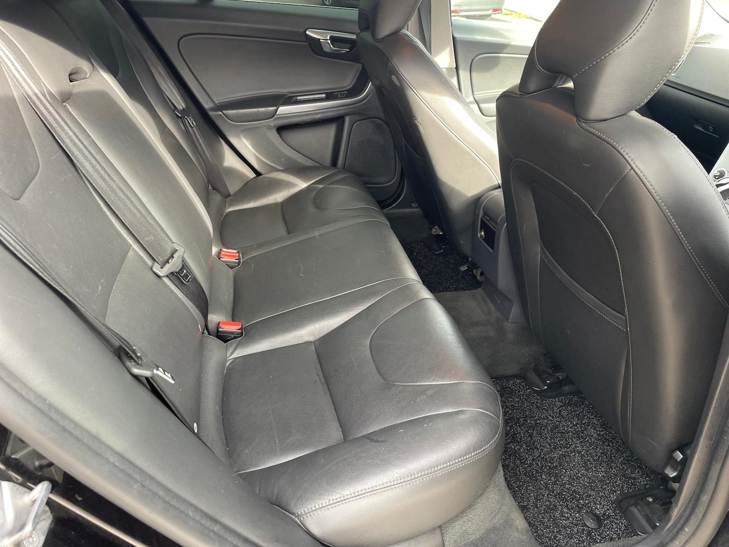 Used Volvo V60 2017 for sale - 76452418: Photo 11