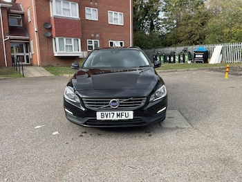 Used Volvo V60 2017 for sale - 76452418: Photo