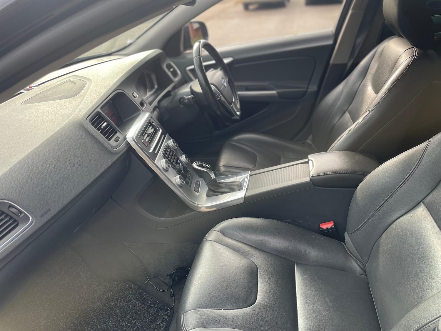 Used Volvo V60 2017 for sale - 76452418: Photo 5