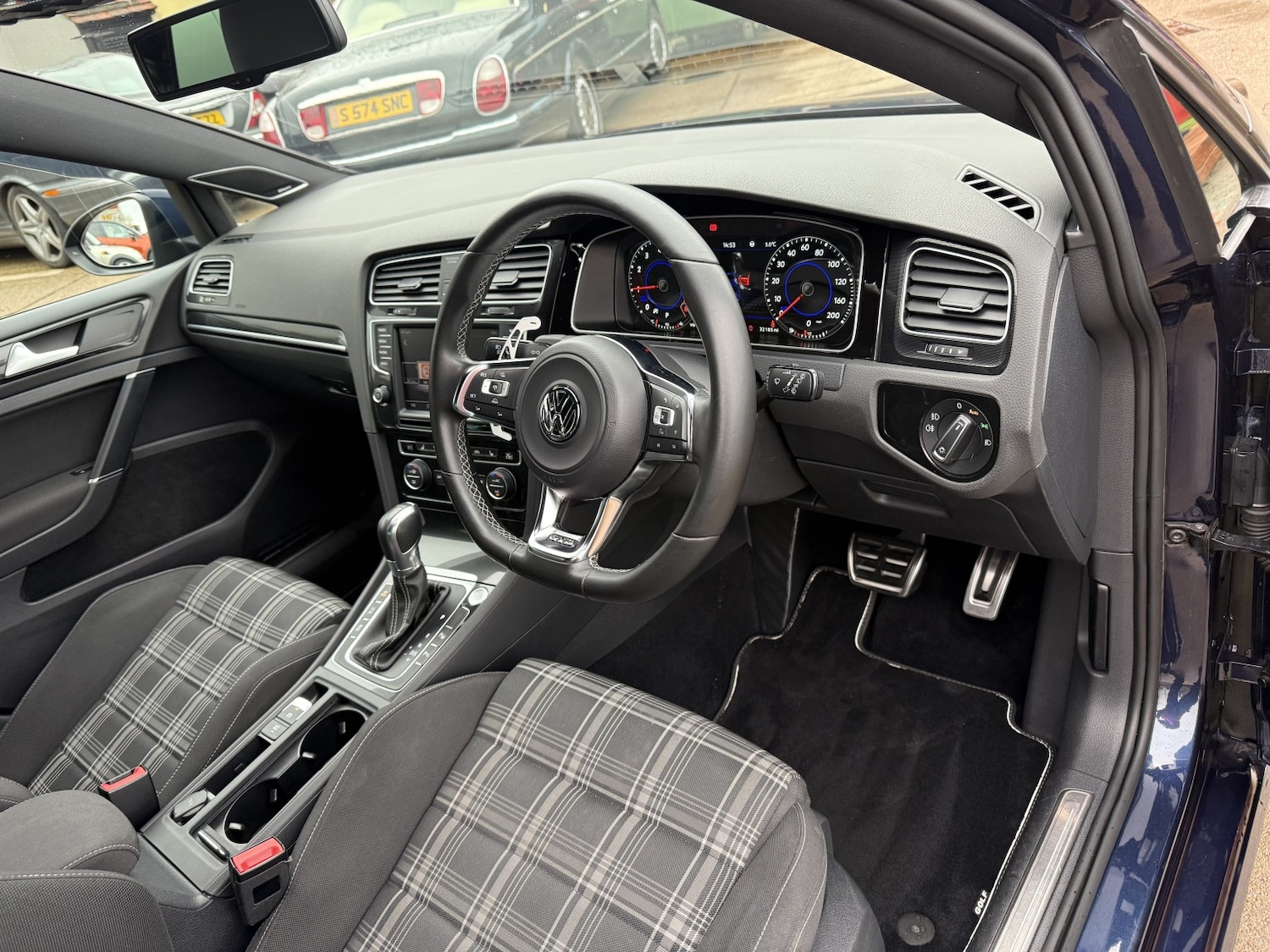 Used Volkswagen Golf 2016 for sale - 77609938: Photo 18