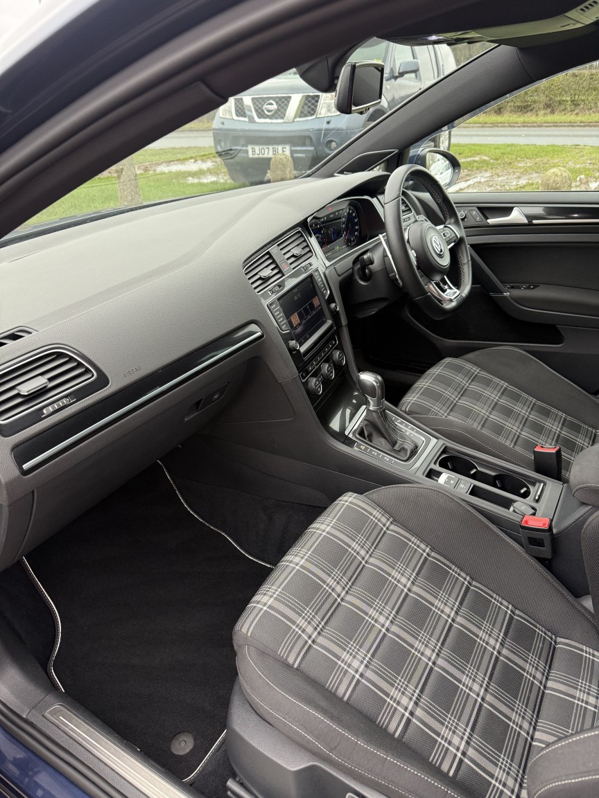 Used Volkswagen Golf 2016 for sale - 77609938: Photo 24