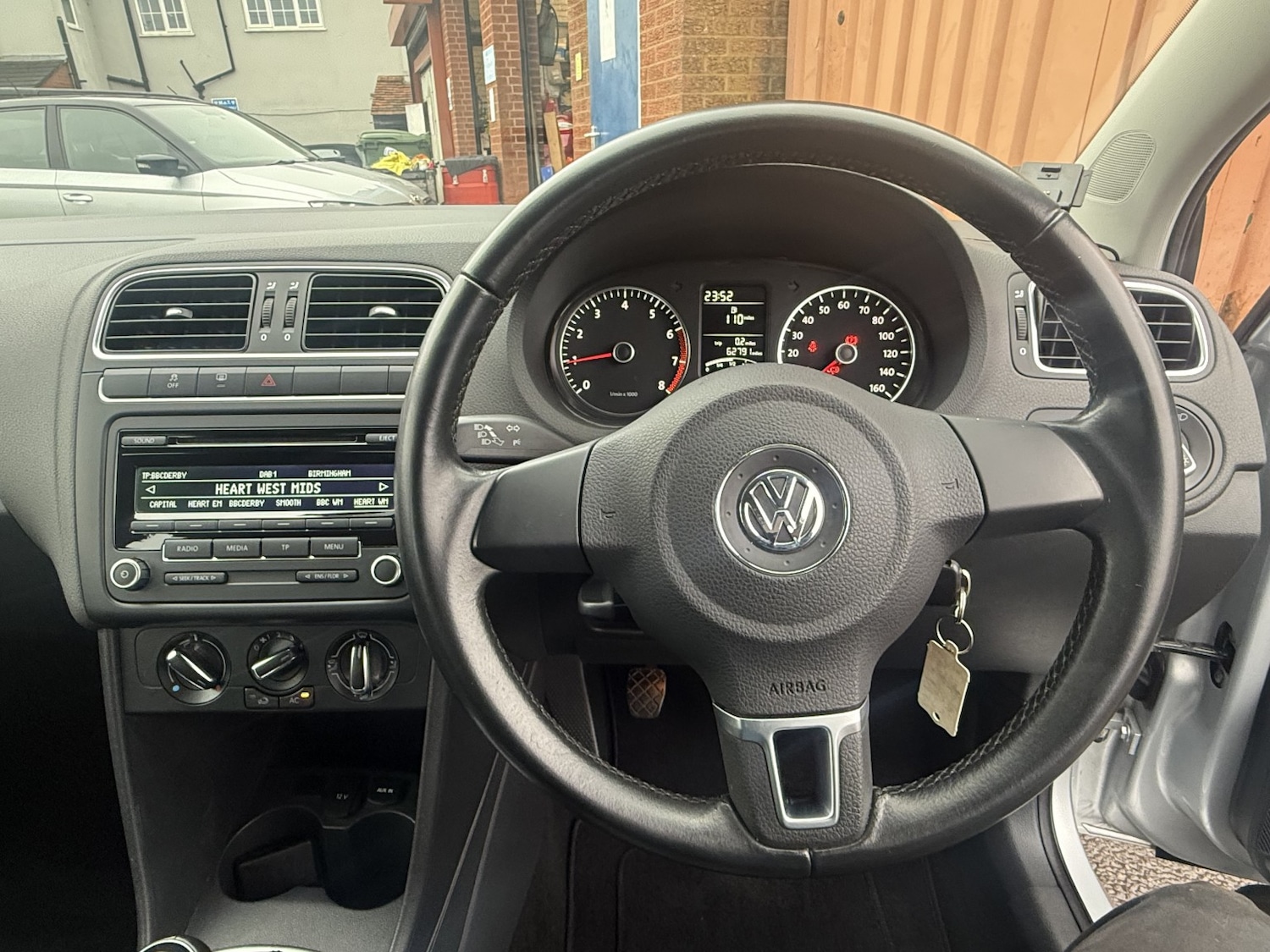 Used Volkswagen Polo 2013 for sale - 77277299: Photo 9