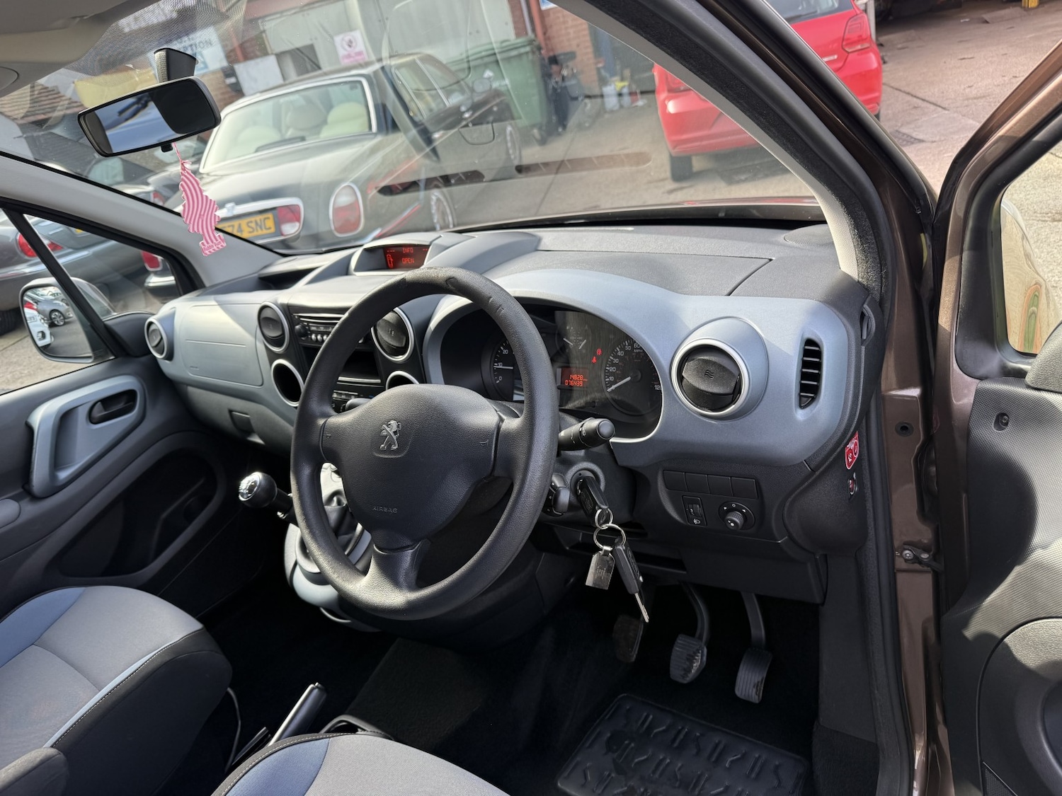 Used Peugeot Partner Tepee 2013 for sale - 77766330: Photo 12