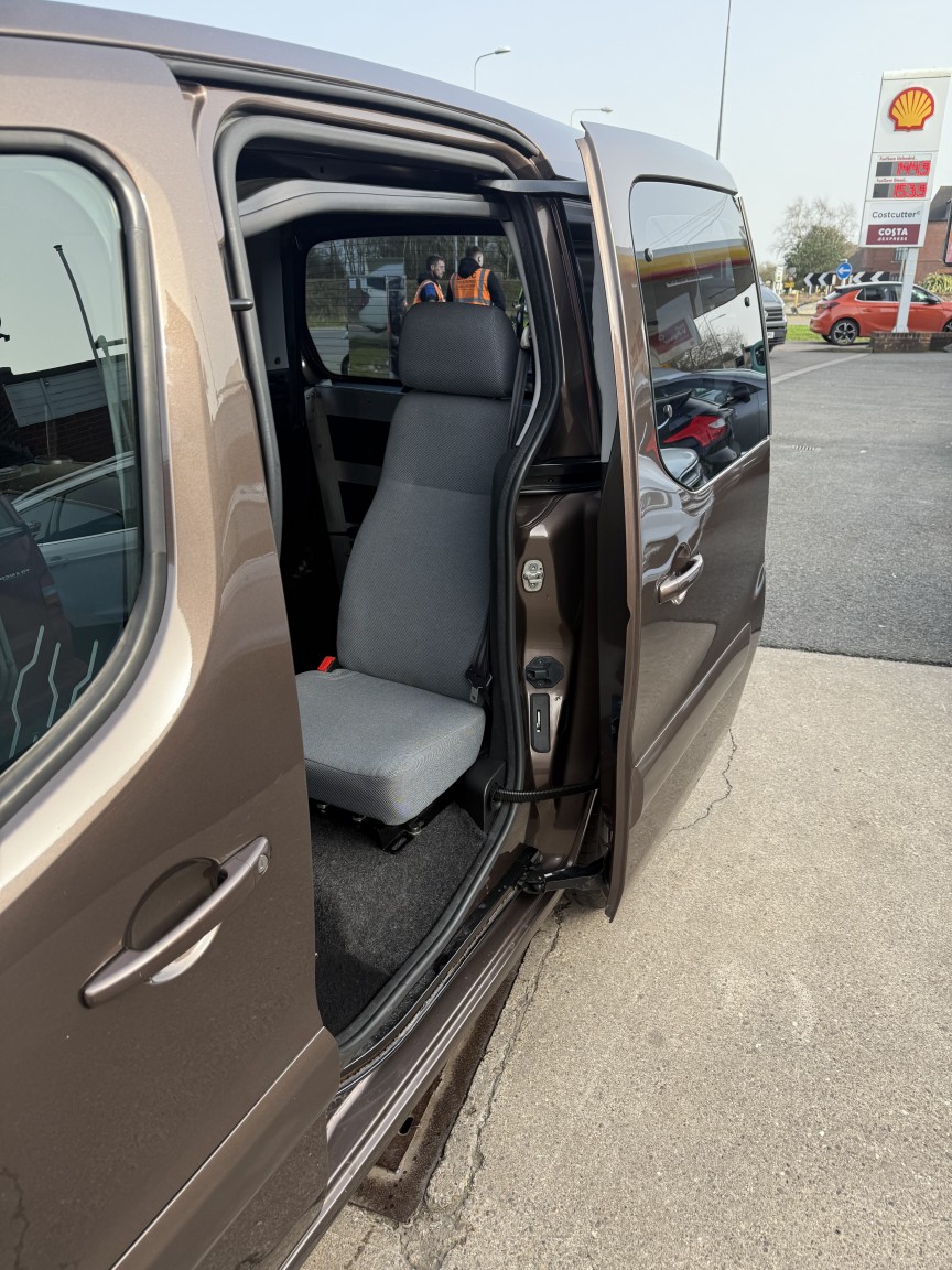 Used Peugeot Partner Tepee 2013 for sale - 77766330: Photo 19