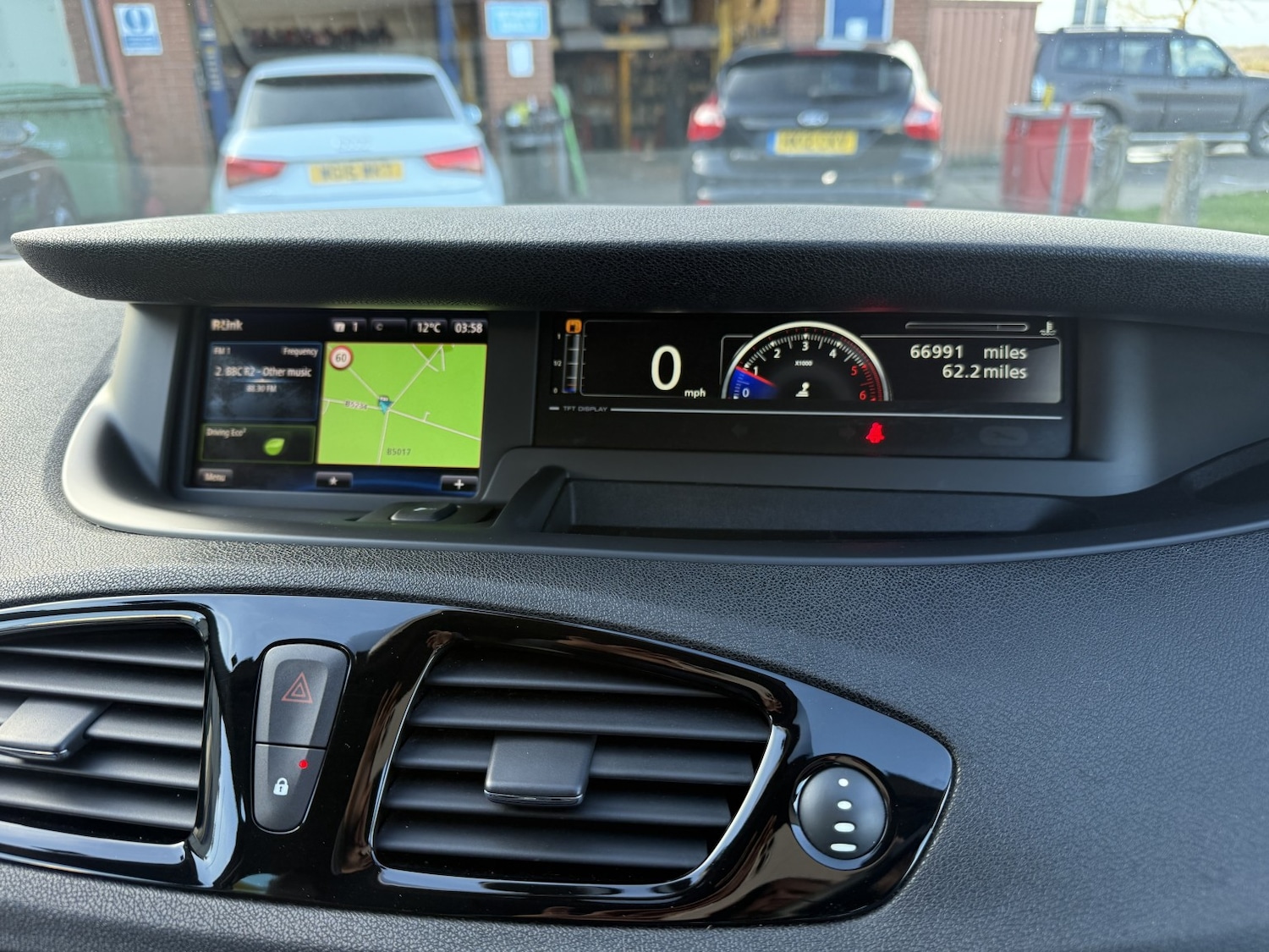 Used Renault Grand Scenic 2015 for sale - 77721276: Photo 11