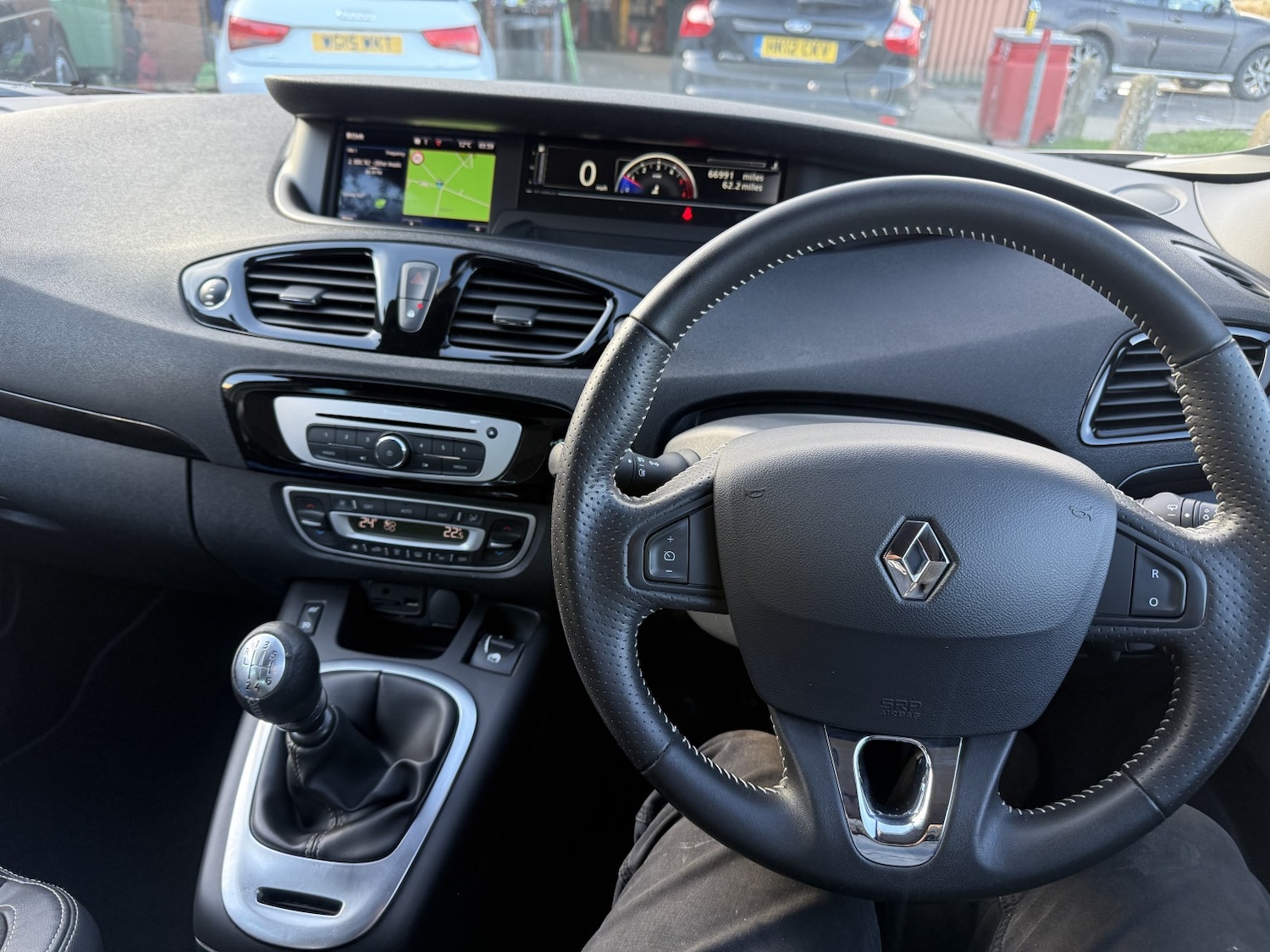 Used Renault Grand Scenic 2015 for sale - 77721276: Photo 12