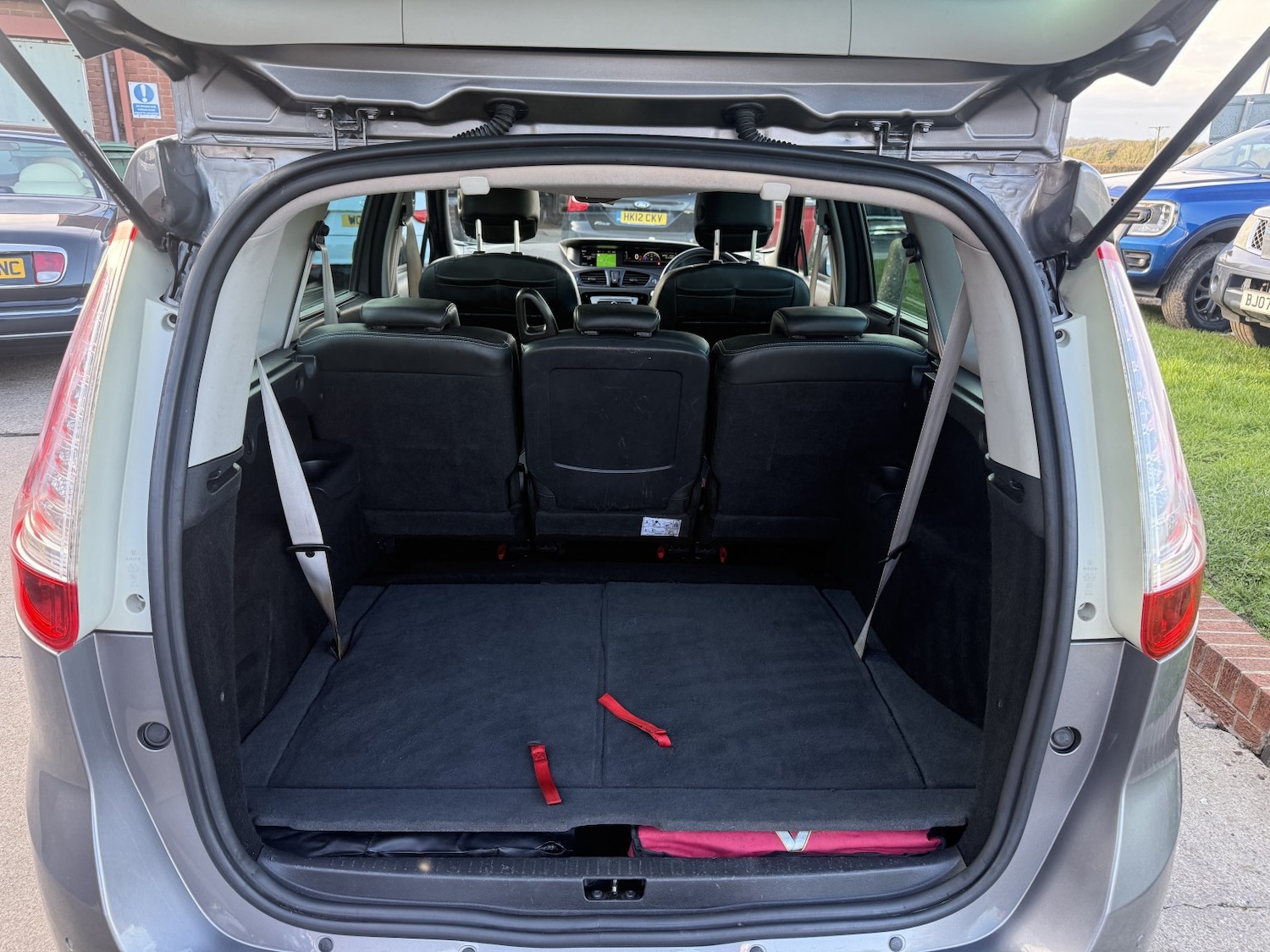 Used Renault Grand Scenic 2015 for sale - 77721276: Photo 17