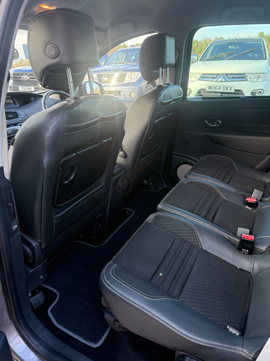 Used Renault Grand Scenic 2015 for sale - 77721276: Photo 19