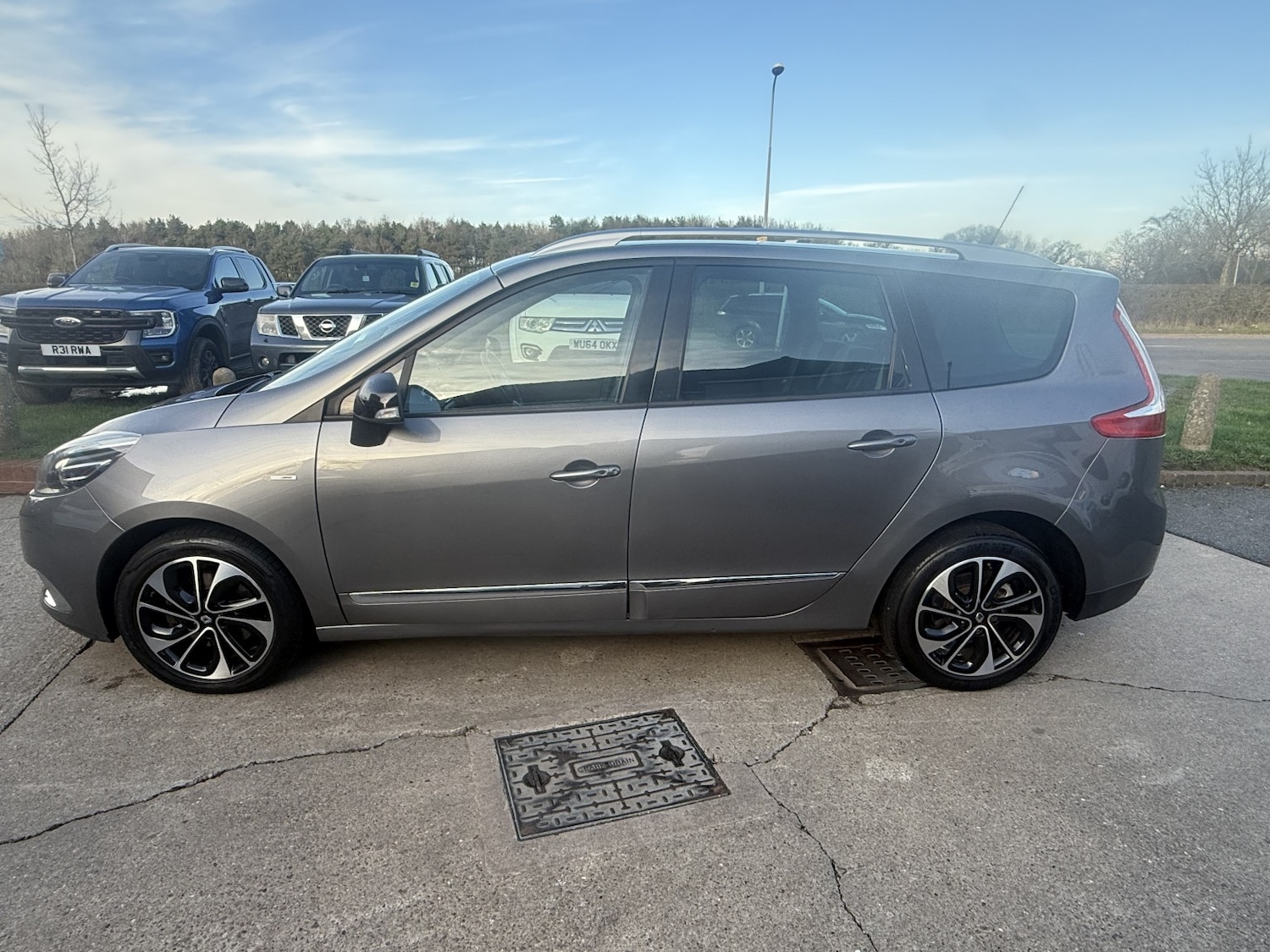 Used Renault Grand Scenic 2015 for sale - 77721276: Photo 2