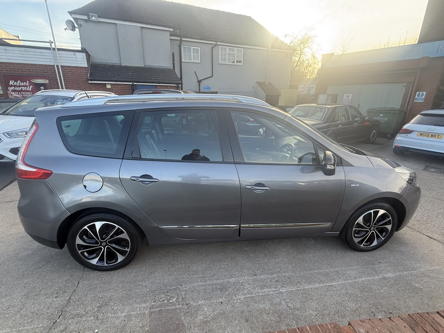 Used Renault Grand Scenic 2015 for sale - 77721276: Photo 6