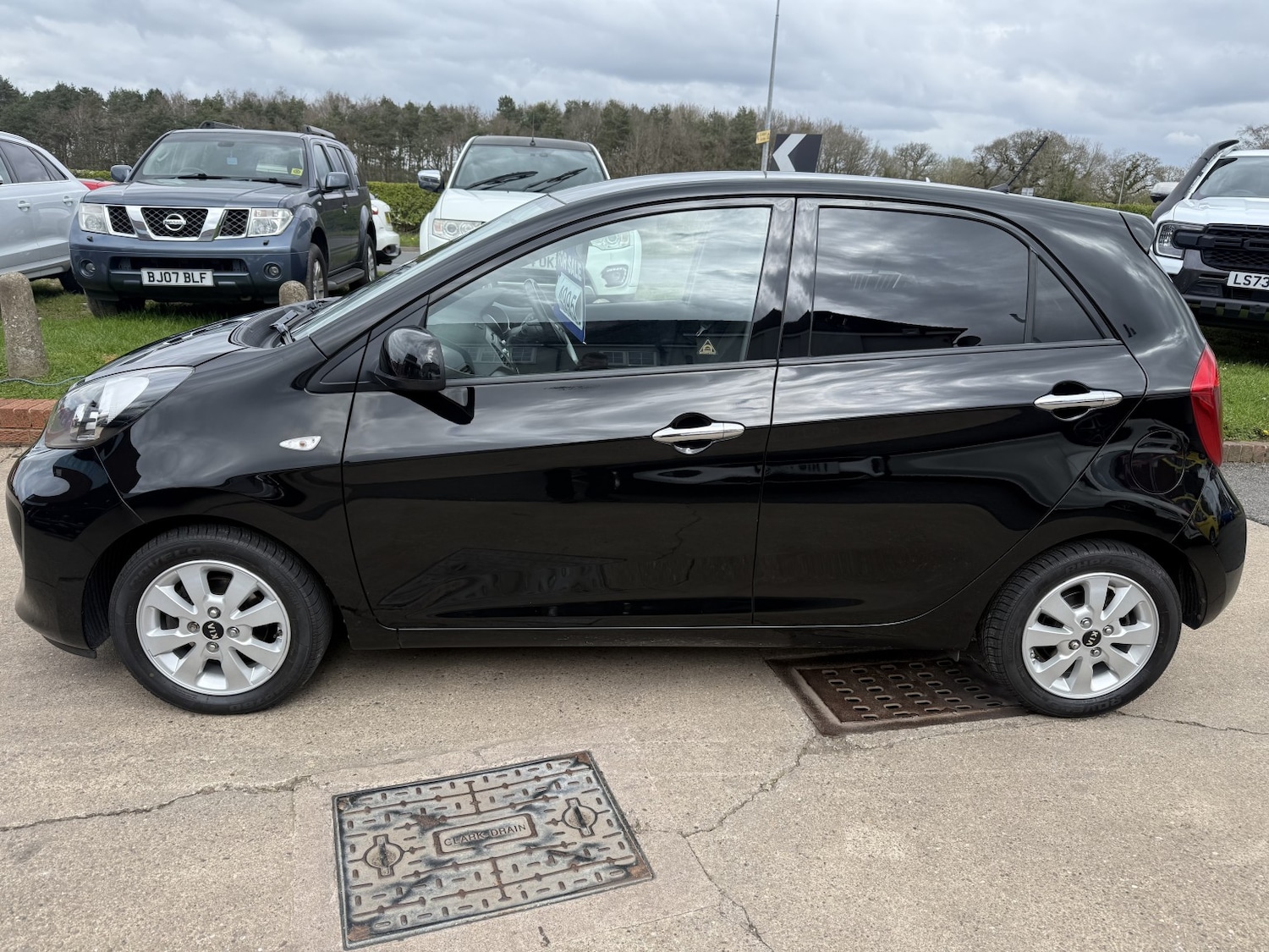 Used Kia Picanto 2017 for sale - 78098186: Photo 2