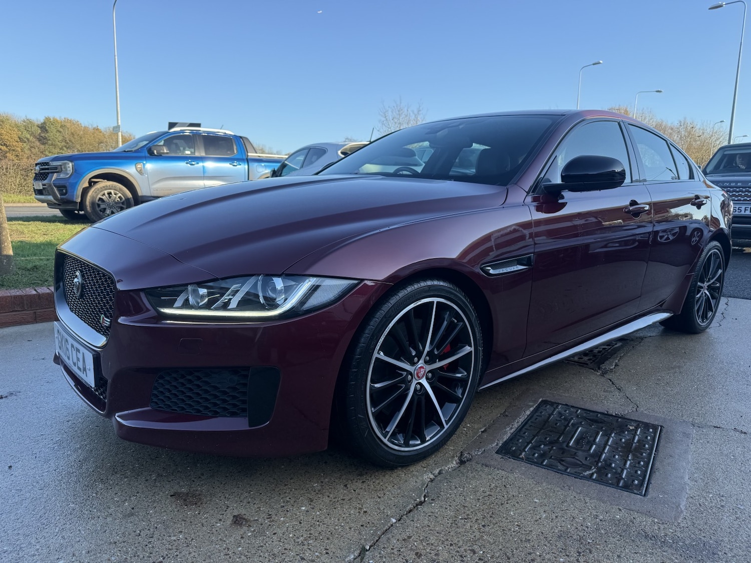 Used Jaguar XE 2016 for sale - 76785079: Photo 1