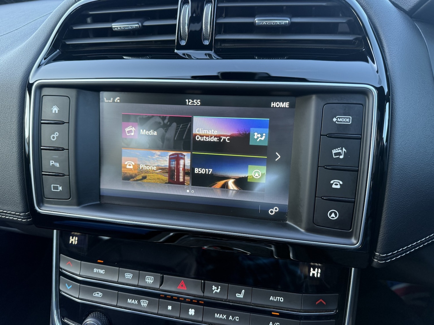 Used Jaguar XE 2016 for sale - 76785079: Photo 11