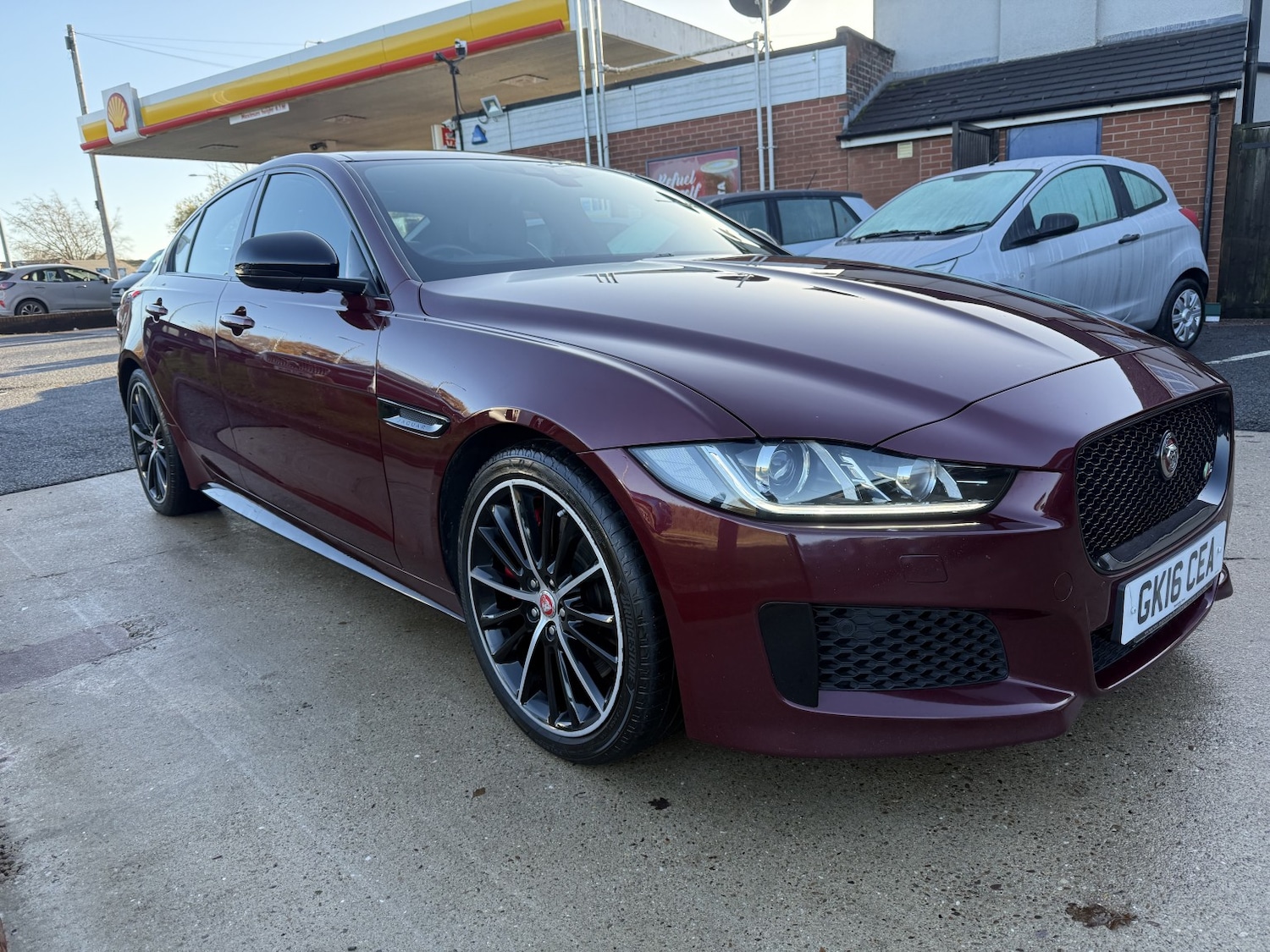 Used Jaguar XE 2016 for sale - 76785079: Photo 3