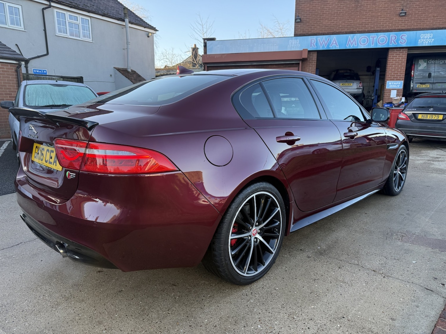 Used Jaguar XE 2016 for sale - 76785079: Photo 4